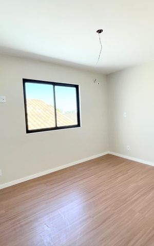 Casa à venda com 102m², 3 quartos e 2 vagas Casa à venda com 102m², 3 quartos e 2 vagasQuarto