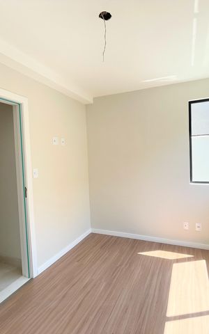 Casa à venda com 102m², 3 quartos e 2 vagas Casa à venda com 102m², 3 quartos e 2 vagasQuarto
