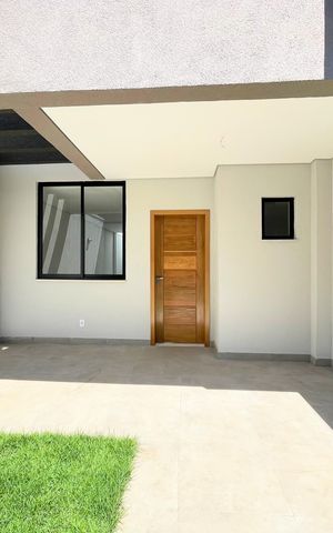 Casa à venda com 102m², 3 quartos e 2 vagas Casa à venda com 102m², 3 quartos e 2 vagasÁrea externa