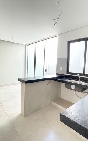 Casa à venda com 102m², 3 quartos e 2 vagas Casa à venda com 102m², 3 quartos e 2 vagasCozinha