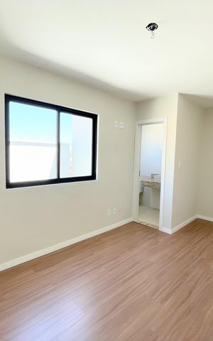 Casa à venda com 102m², 3 quartos e 2 vagas Casa à venda com 102m², 3 quartos e 2 vagasQuarto