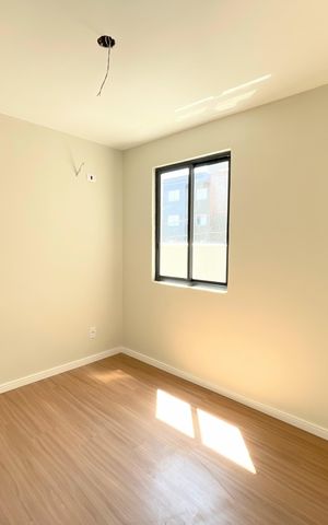 Casa à venda com 102m², 3 quartos e 2 vagas Casa à venda com 102m², 3 quartos e 2 vagasQuarto