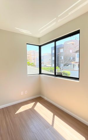 Casa à venda com 102m², 3 quartos e 2 vagas Casa à venda com 102m², 3 quartos e 2 vagasQuarto