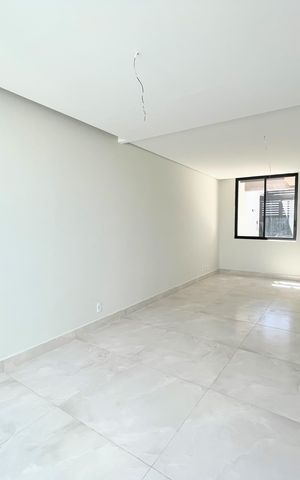Casa à venda com 102m², 3 quartos e 2 vagas Casa à venda com 102m², 3 quartos e 2 vagasSala