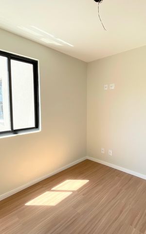 Casa à venda com 102m², 3 quartos e 2 vagas Casa à venda com 102m², 3 quartos e 2 vagasQuarto