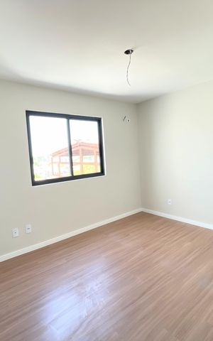 Casa à venda com 102m², 3 quartos e 2 vagas Casa à venda com 102m², 3 quartos e 2 vagasQuarto