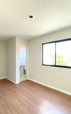 Casa à venda com 102m², 3 quartos e 2 vagas Casa à venda com 102m², 3 quartos e 2 vagasQuarto