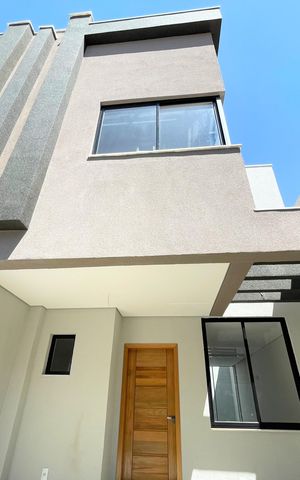 Casa à venda com 102m², 3 quartos e 2 vagas Casa à venda com 102m², 3 quartos e 2 vagasÁrea externa