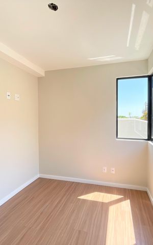 Casa à venda com 102m², 3 quartos e 2 vagas Casa à venda com 102m², 3 quartos e 2 vagasQuarto