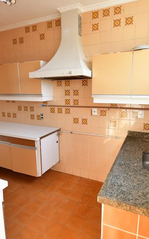Apartamento para alugar com 90m², 2 quartos e 2 vagasCozinha