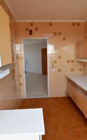 Apartamento para alugar com 90m², 2 quartos e 2 vagasCozinha