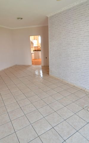 Apartamento para alugar com 90m², 2 quartos e 2 vagasSala