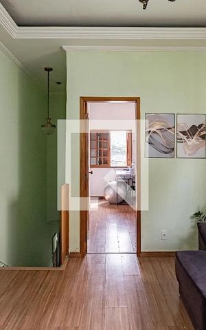 Casa à venda com 213m², 5 quartos e 2 vagas Casa à venda com 213m², 5 quartos e 2 vagasSala casa 1