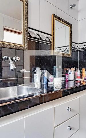 Casa à venda com 213m², 5 quartos e 2 vagas Casa à venda com 213m², 5 quartos e 2 vagasBanheiro casa 1