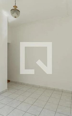 Casa à venda com 213m², 5 quartos e 2 vagas Casa à venda com 213m², 5 quartos e 2 vagasSala casa 4
