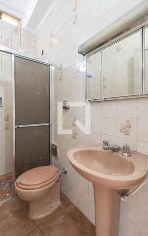 Casa à venda com 213m², 5 quartos e 2 vagas Casa à venda com 213m², 5 quartos e 2 vagasBanheiro casa 4