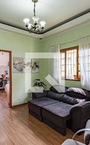 Casa à venda com 213m², 5 quartos e 2 vagas Casa à venda com 213m², 5 quartos e 2 vagasSala casa 1