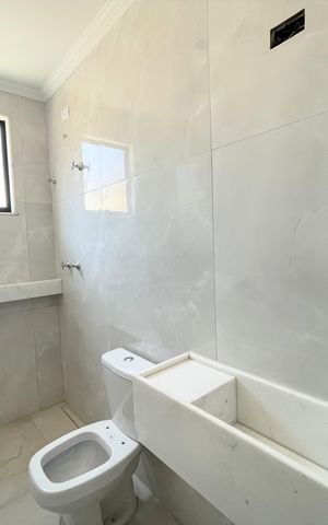 Casa à venda com 120m², 3 quartos e 2 vagas Casa à venda com 120m², 3 quartos e 2 vagasBanheiro