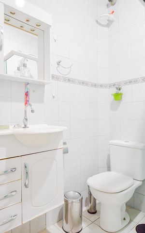 Casa para alugar com 80m², 2 quartos e 2 vagasBanheiro