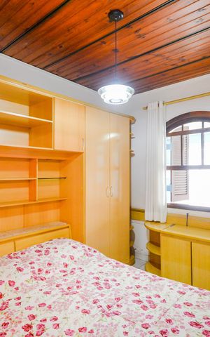 Casa para alugar com 80m², 2 quartos e 2 vagasQuarto 1