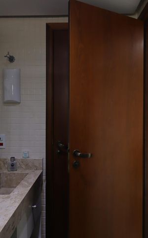 Apartamento à venda com 145m², 3 quartos e 3 vagasBanheiro da Suíte 1