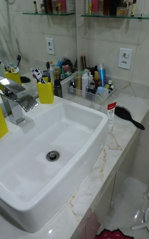 Apartamento à venda com 145m², 3 quartos e 3 vagasBanheiro da Suíte 2 - Pia
