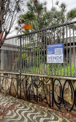 Casa para alugar com 300m², 3 quartos e 2 vagas Casa para alugar com 300m², 3 quartos e 2 vagasFachada
