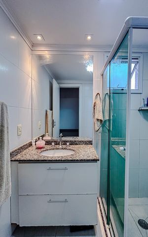 Apartamento à venda com 74m², 3 quartos e 2 vagasBanheiro da Suíte