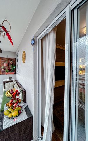 Apartamento à venda com 74m², 3 quartos e 2 vagasVaranda