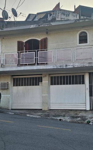 Casa à venda com 134m², 2 quartos e 2 vagasFachada