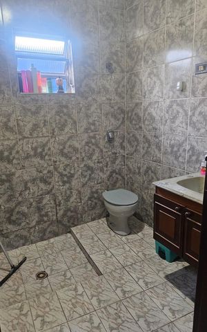 Casa à venda com 134m², 2 quartos e 2 vagasBanheiro 2