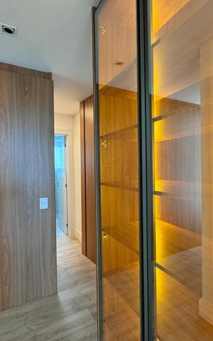 Apartamento para alugar com 266m², 3 quartos e 4 vagas Apartamento para alugar com 266m², 3 quartos e 4 vagasHall Dormitórios