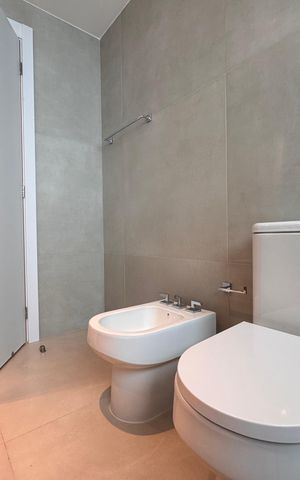 Apartamento para alugar com 266m², 3 quartos e 4 vagas Apartamento para alugar com 266m², 3 quartos e 4 vagasSuíte 1 (Master) - Banheiro 1
