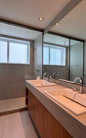 Apartamento para alugar com 266m², 3 quartos e 4 vagas Apartamento para alugar com 266m², 3 quartos e 4 vagasSuíte 1 (Master) - Banheiro 1