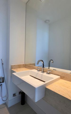 Apartamento para alugar com 266m², 3 quartos e 4 vagas Apartamento para alugar com 266m², 3 quartos e 4 vagasLavabo