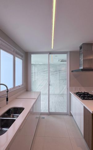 Apartamento para alugar com 266m², 3 quartos e 4 vagas Apartamento para alugar com 266m², 3 quartos e 4 vagasCozinha