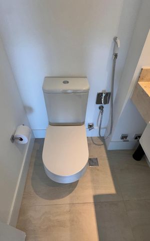 Apartamento para alugar com 266m², 3 quartos e 4 vagas Apartamento para alugar com 266m², 3 quartos e 4 vagasLavabo