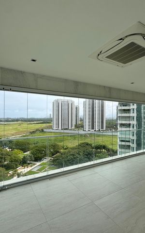 Apartamento para alugar com 266m², 3 quartos e 4 vagas Apartamento para alugar com 266m², 3 quartos e 4 vagasVaranda