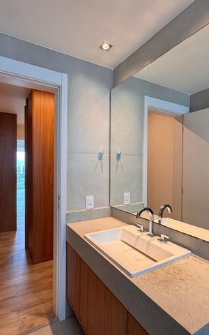 Apartamento para alugar com 266m², 3 quartos e 4 vagas Apartamento para alugar com 266m², 3 quartos e 4 vagasSuíte 1 (Master) - Banheiro 2
