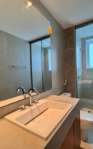 Apartamento para alugar com 266m², 3 quartos e 4 vagas Apartamento para alugar com 266m², 3 quartos e 4 vagasSuíte 1 (Master) - Banheiro 2