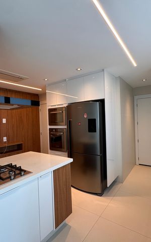 Apartamento para alugar com 266m², 3 quartos e 4 vagas Apartamento para alugar com 266m², 3 quartos e 4 vagasCozinha