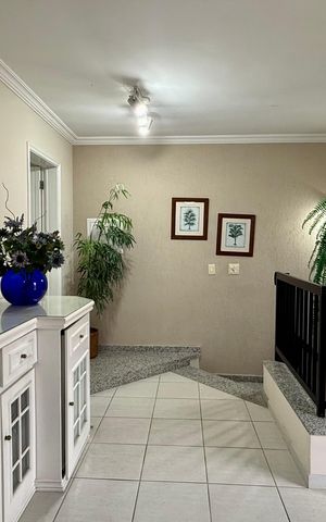 Apartamento para alugar com 160m², 3 quartos e 3 vagas Apartamento para alugar com 160m², 3 quartos e 3 vagasSala