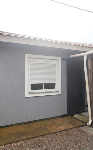 Casa à venda com 90m², 2 quartos e 2 vagasÁrea externa