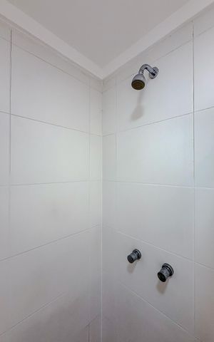 Apartamento para alugar com 70m², 2 quartos e 2 vagas Apartamento para alugar com 70m², 2 quartos e 2 vagasBanheiro