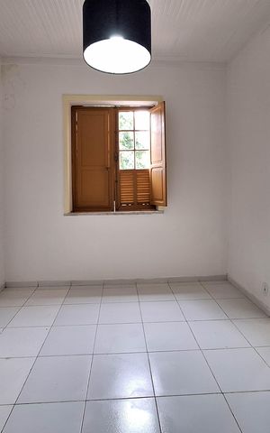 Casa à venda com 60m², 2 quartos e 1 vaga Casa à venda com 60m², 2 quartos e 1 vagaSala