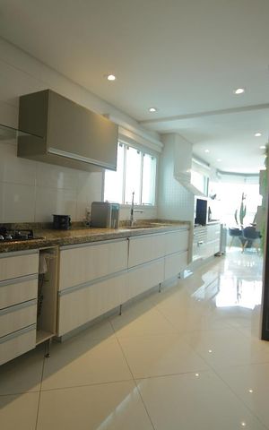 Apartamento à venda com 150m², 3 quartos e 4 vagasCozinha 