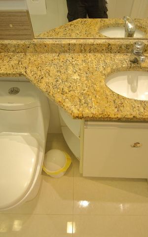 Apartamento à venda com 150m², 3 quartos e 4 vagasBanheiro da Suíte 2 
