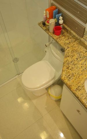 Apartamento à venda com 150m², 3 quartos e 4 vagasBanheiro da Suíte 2 