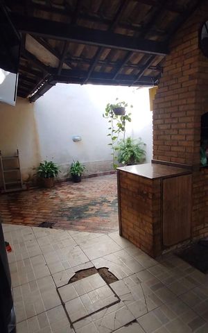 Casa à venda com 200m², 3 quartos e 2 vagas Casa à venda com 200m², 3 quartos e 2 vagasÁrea externa