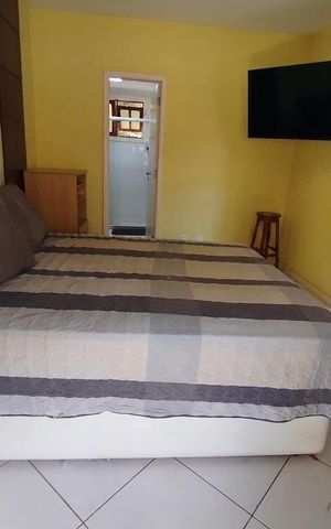 Casa à venda com 200m², 3 quartos e 2 vagas Casa à venda com 200m², 3 quartos e 2 vagasQuarto 1